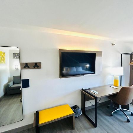 Comfort Suites Terre Haute University Area Екстериор снимка