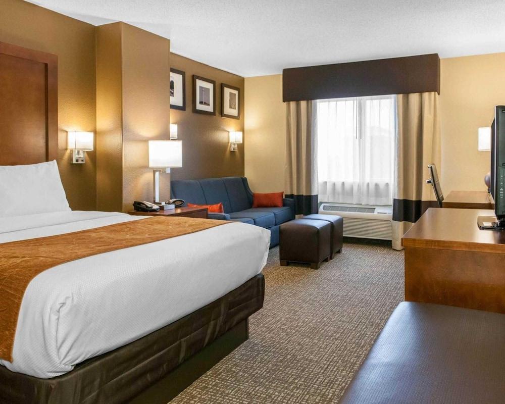 Comfort Suites Terre Haute University Area Екстериор снимка
