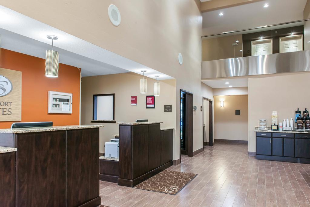 Comfort Suites Terre Haute University Area Екстериор снимка