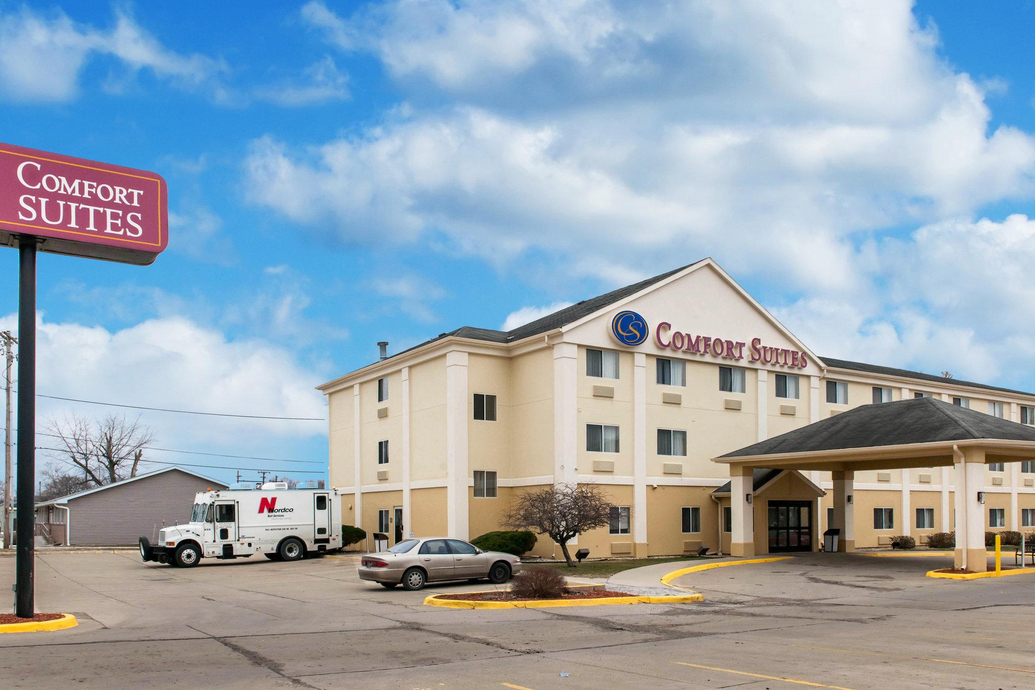 Comfort Suites Terre Haute University Area Екстериор снимка