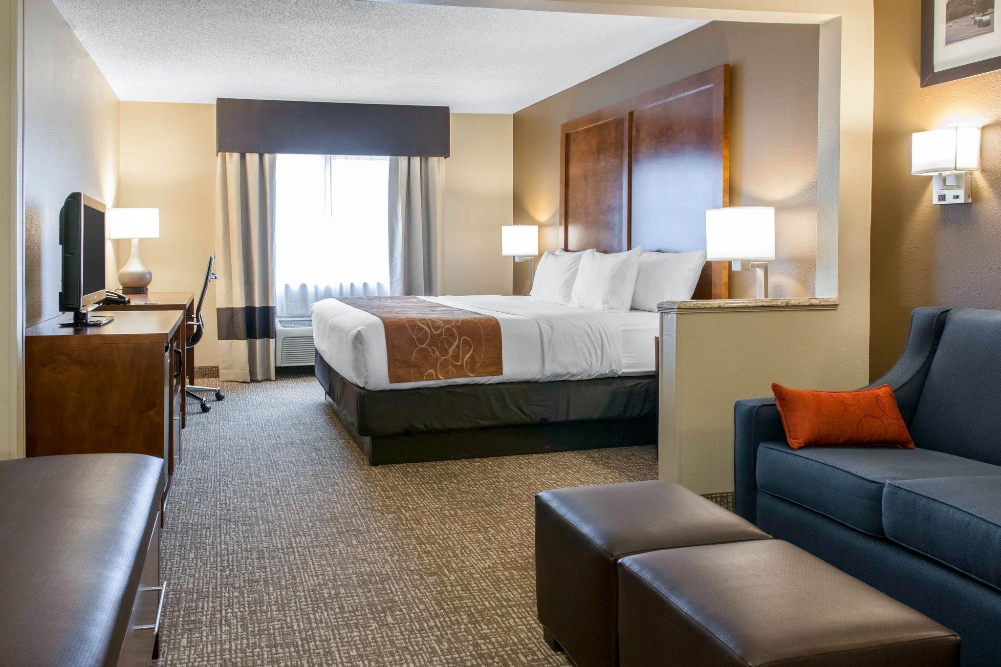Comfort Suites Terre Haute University Area Екстериор снимка