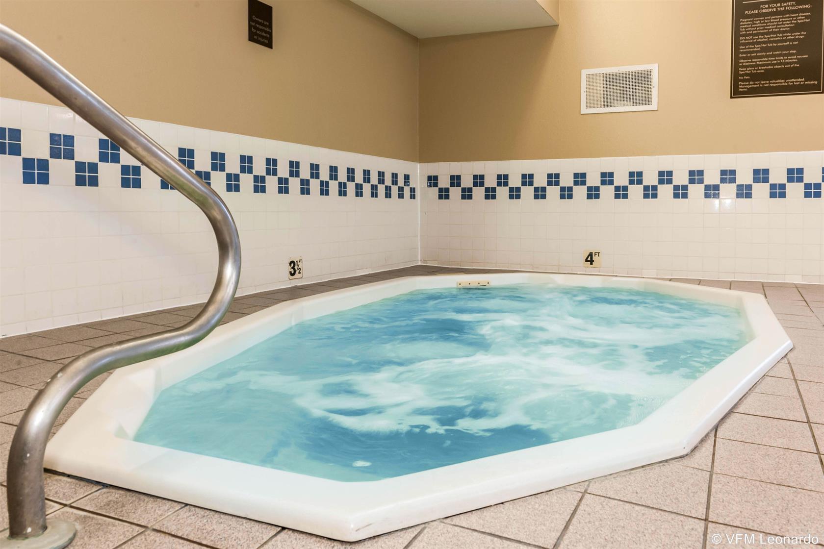 Comfort Suites Terre Haute University Area Екстериор снимка