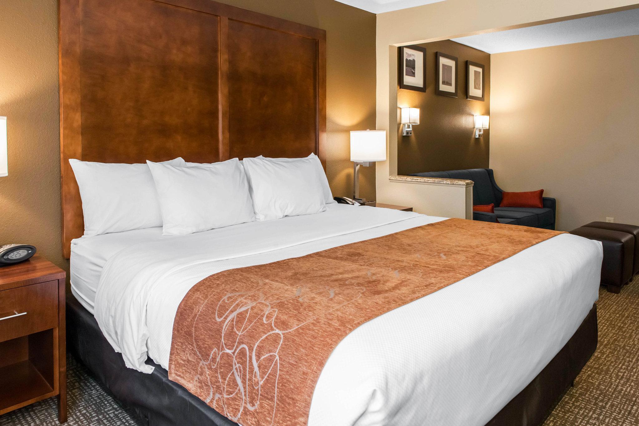 Comfort Suites Terre Haute University Area Екстериор снимка