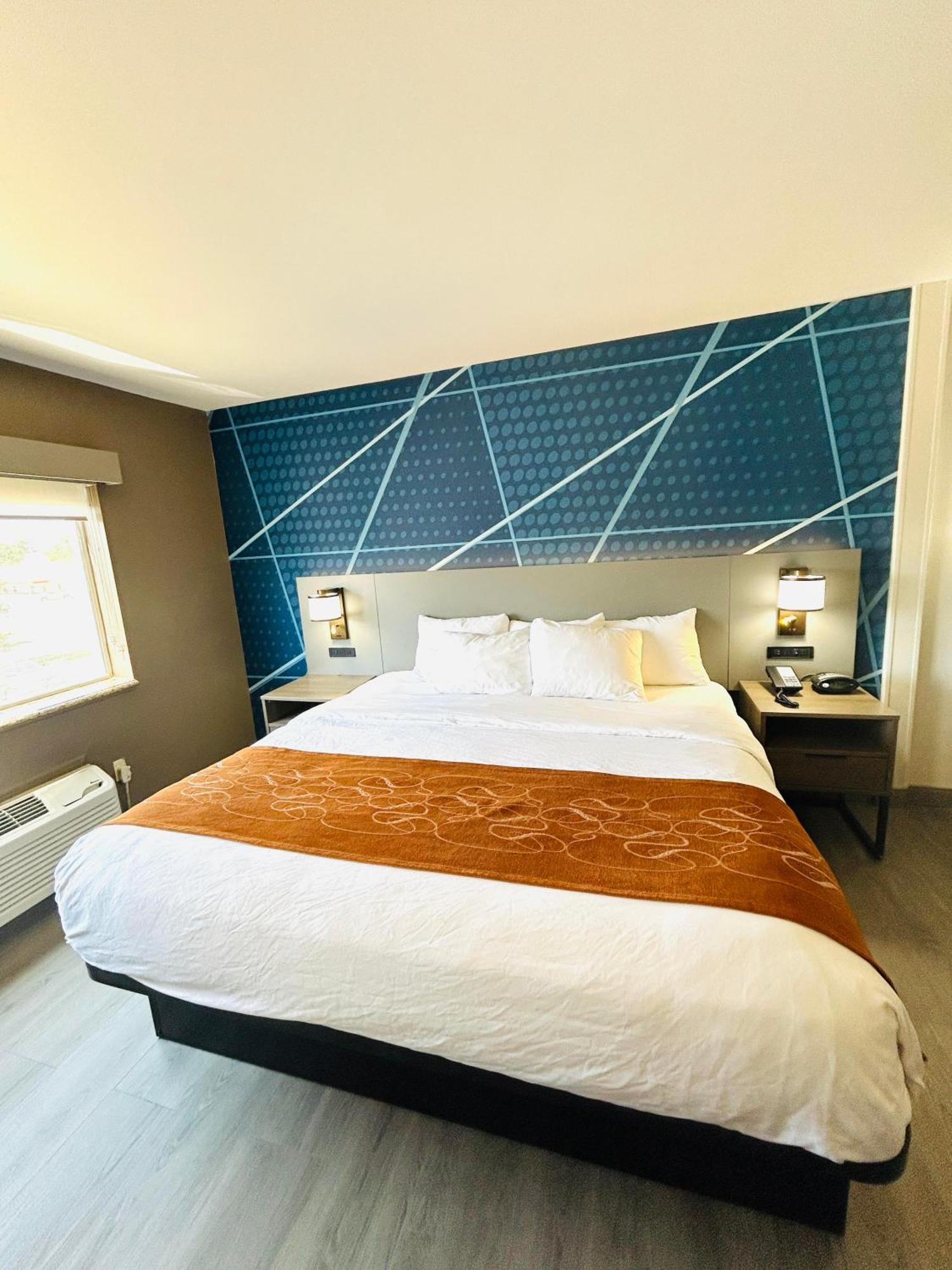 Comfort Suites Terre Haute University Area Екстериор снимка