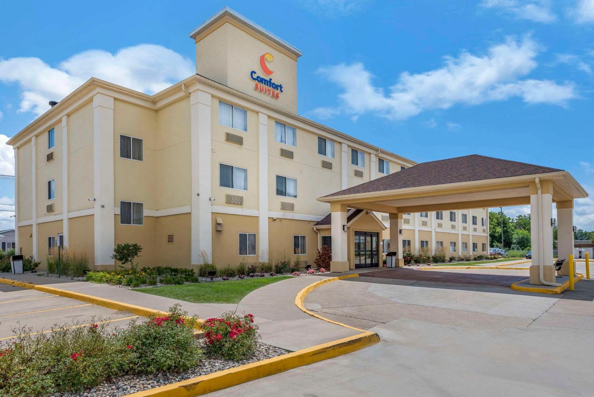 Comfort Suites Terre Haute University Area Екстериор снимка
