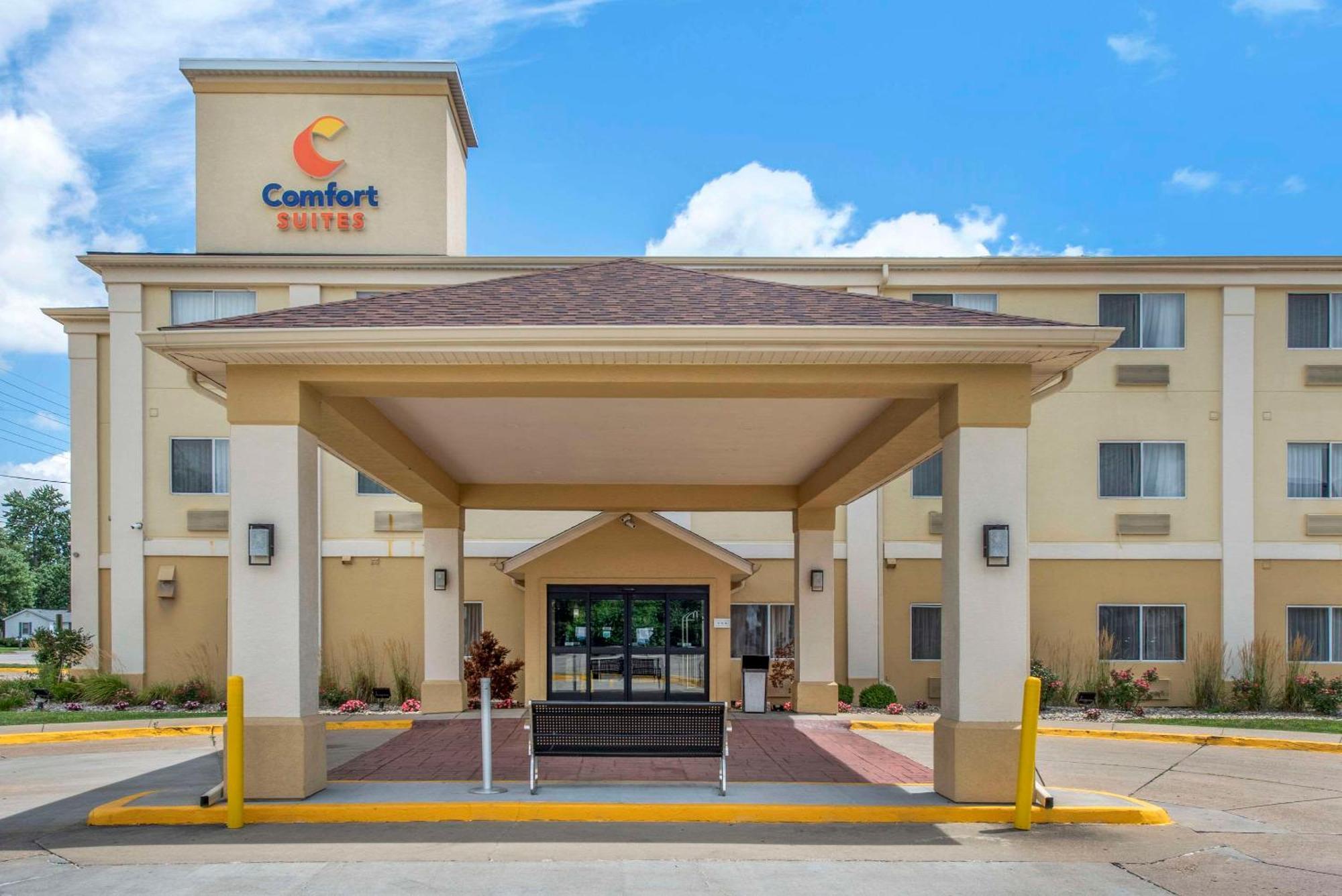 Comfort Suites Terre Haute University Area Екстериор снимка