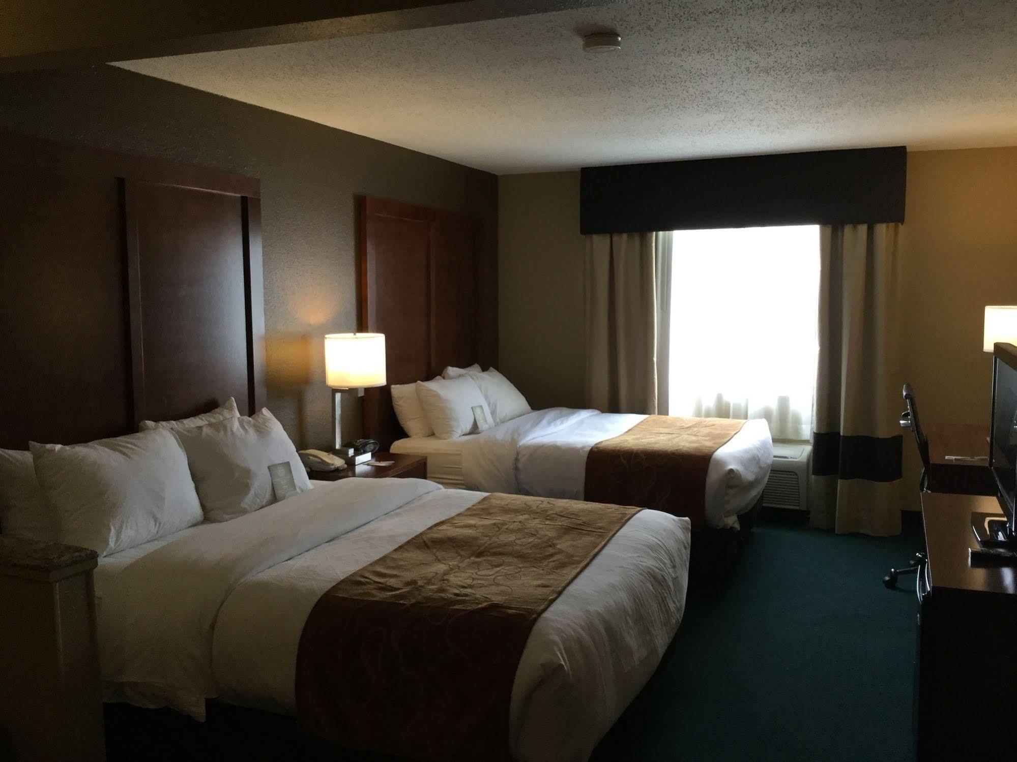Comfort Suites Terre Haute University Area Екстериор снимка